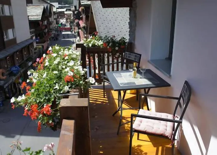 阿尔卑斯洛奇酒店 公寓 *